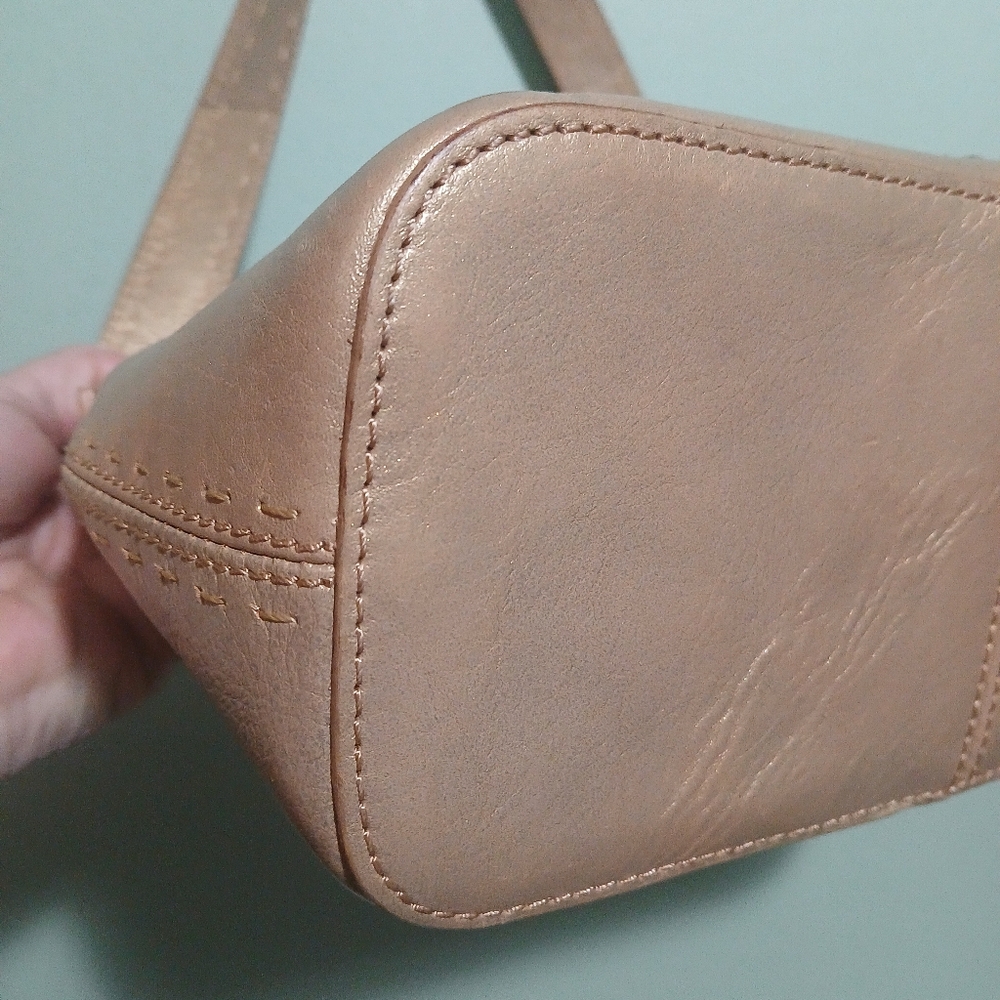 EUC Fossil Shoulder Bag - Picture 4 of 8